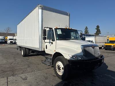 International 4300 Box Truck - 220HP, 7 Speed Automatic, Roll up Door