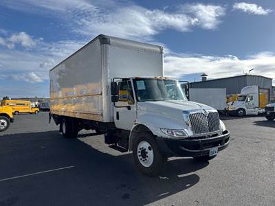 International 4300 Box Truck - 220HP, 7 Speed Automatic, Roll up Door