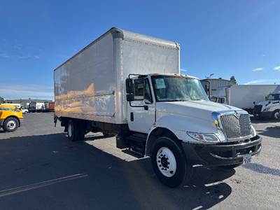 International 4300 Box Truck - 220HP, 7 Speed Automatic, Roll up Door