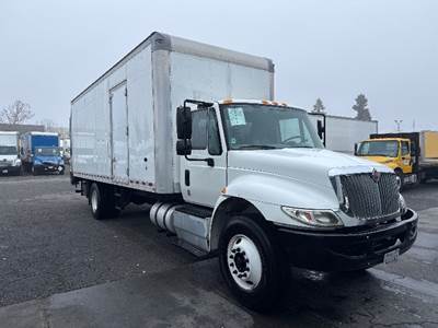 International 4300 Box Truck - 220HP, 6 Speed Automatic, Roll up Door