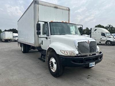 International 4300 Box Truck - 220HP, 7 Speed Automatic, Roll up Door