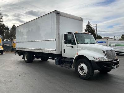 International 4300 Box Truck - 220HP, 7 Speed Automatic, Roll up Door