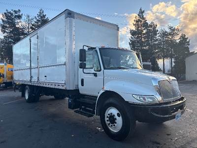 International 4300 Box Truck - 220HP, 7 Speed Automatic, Roll up Door