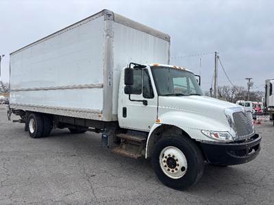 International 4300 Box Truck - 220HP, 7 Speed Automatic, Roll up Door