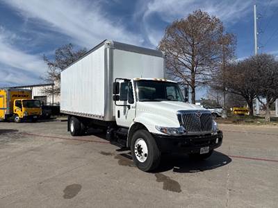 International 4300 Box Truck - 220HP, 6 Speed Automatic, Roll up Door