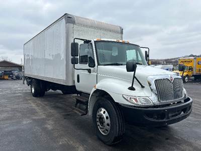 International 4300 Box Truck - 220HP, 7 Speed Automatic, Roll up Door