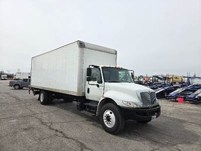 International 4300 Box Truck - 220HP, 7 Speed Automatic, Roll up Door