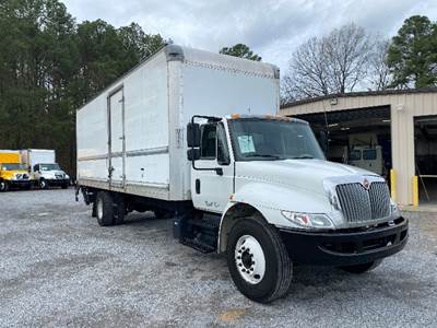International 4300 Box Truck - 220HP, 7 Speed Automatic, Roll up Door