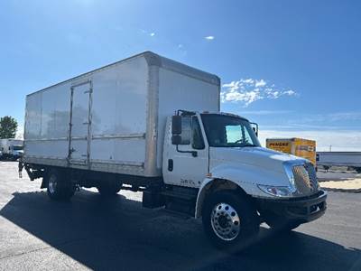 International 4300 Box Truck - 220HP, 7 Speed Automatic, Roll up Door