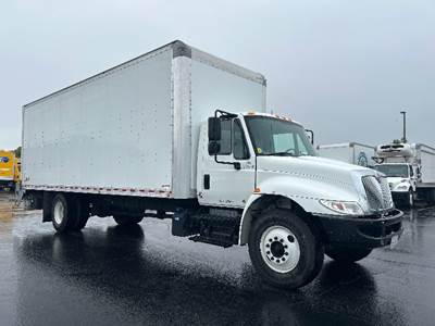 International 4300 Box Truck - 220HP, 7 Speed Automatic, Roll up Door