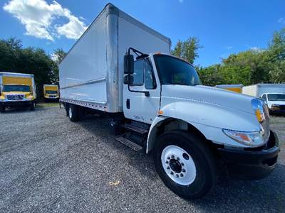 International 4300 Box Truck - 220HP, 7 Speed Automatic, Roll up Door