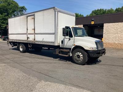 International 4300 Box Truck - 220HP, 7 Speed Automatic, Roll up Door