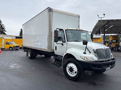 International 4300 Box Truck - 220HP, 7 Speed Automatic, Roll up Door