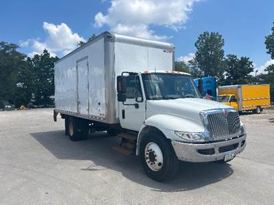 International 4300 Box Truck - 250HP, 6 Speed Automatic, Roll up Door