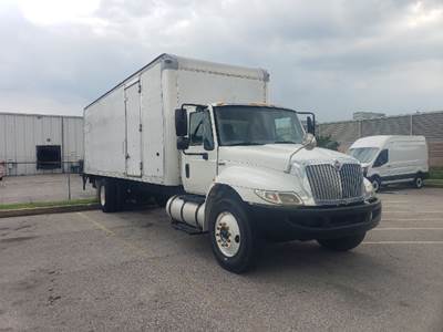 International 4300 Box Truck - 245HP, 6 Speed Automatic, Roll up Door