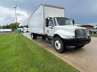 International 4300 Box Truck - 220HP, 6 Speed Automatic, Roll up Door