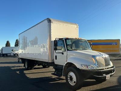 International 4300 Box Truck - 220HP, 7 Speed Automatic, Roll up Door
