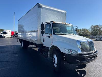 International 4300 Box Truck - 240HP, 7 Speed Automatic, Roll up Door