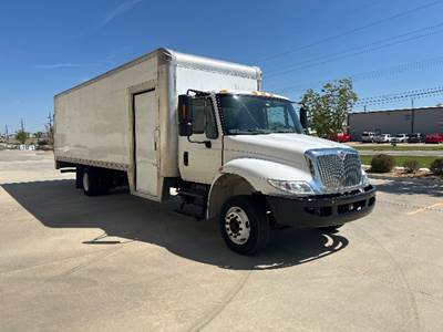 International 4300LP Box Truck - 220HP, 6 Speed Automatic, Roll up Door