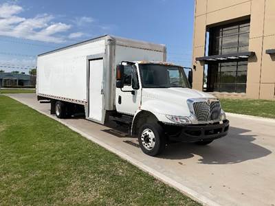 International 4300LP Box Truck - 220HP, 6 Speed Automatic, Roll up Door