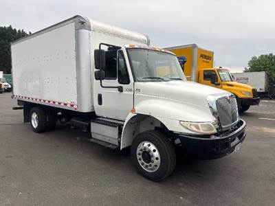 International 4300LP Box Truck - 220HP, 6 Speed Automatic, Roll up Door