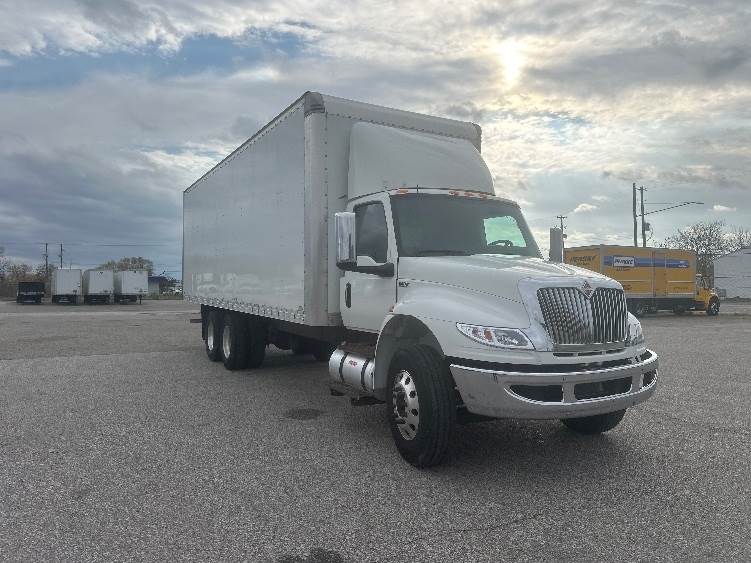 International Box Rover 2020 International MV607 Box Truck - 350HP, 6 Speed Automatic, Roll up ...