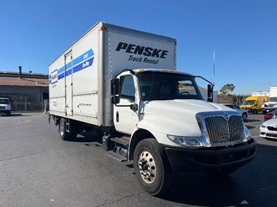 International MV607 26 ft Box Truck - 220HP, 7 Speed Automatic, Roll up Door