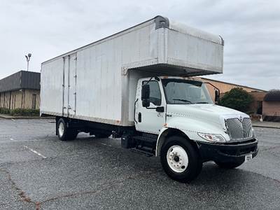International MV607 Box Truck - 220HP, 6 Speed Automatic, Swing Door