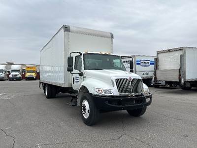 International MV607 26 ft Box Truck - 220HP, 7 Speed Automatic, Roll up Door