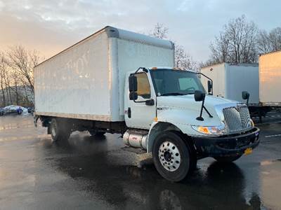 International MV607 26 ft Box Truck - 240HP, 6 Speed Automatic, Roll up Door