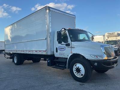 International MV607 26 ft Box Truck - 220HP, 6 Speed Automatic, Roll up Door