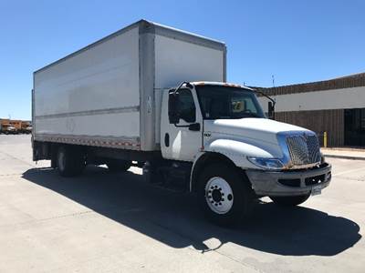 International MV607 26 ft Box Truck - 220HP, 7 Speed Automatic, Roll up Door