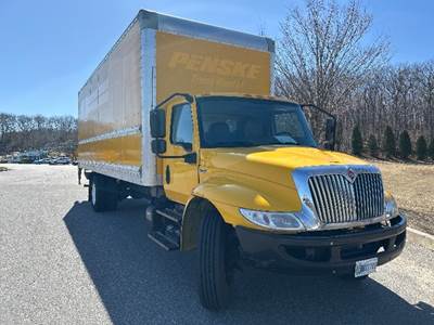 International MV607 26 ft Box Truck - 220HP, 7 Speed Automatic, Roll up Door