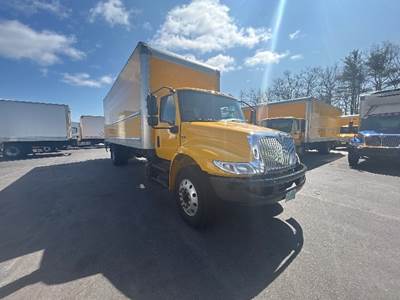 International MV607 26 ft Box Truck - 220HP, 7 Speed Automatic, Roll up Door
