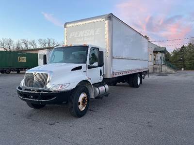 International MV607 Box Truck - 220HP, 6 Speed Automatic, Roll up Door