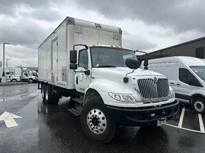 International MV607 24 ft Box Truck - 270HP, 6 Speed Automatic, Roll up Door