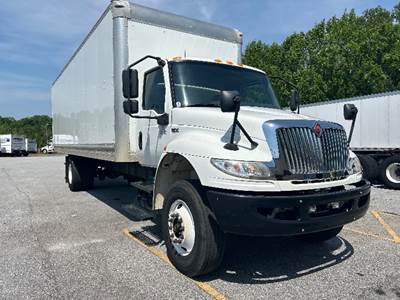 International MV607 28 ft Box Truck - 240HP, 6 Speed Automatic, Roll up Door