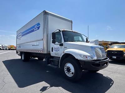 International MV607 26 ft Box Truck - 220HP, 7 Speed Automatic, Roll up Door