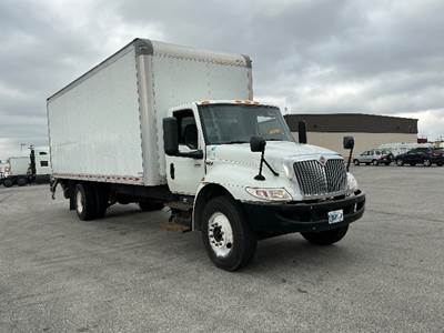 International MV607 24 ft Box Truck - 220HP, 7 Speed Automatic, Roll up Door