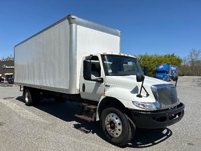 International MV607 Box Truck - 220HP, 6 Speed Automatic, Roll up Door