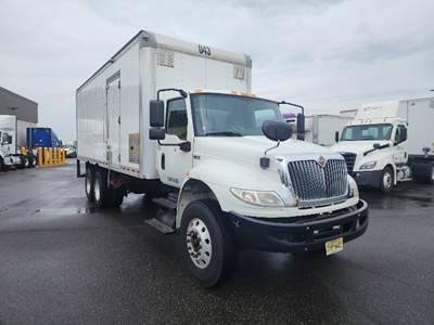 International MV607 24 ft Box Truck - 270HP, 6 Speed Automatic, Roll up Door