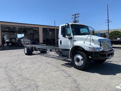International MV607 Box Truck - 220HP, 6 Speed Automatic