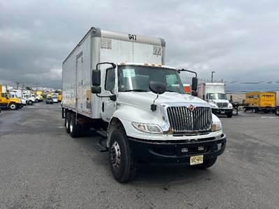 International MV607 24 ft Box Truck - 270HP, 6 Speed Automatic, Roll up Door