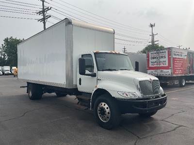 International MV607 26 ft Box Truck - 220HP, 7 Speed Automatic, Roll up Door