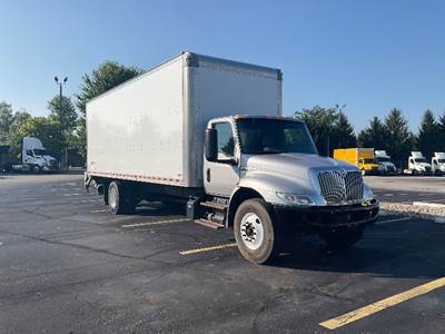 International MV607 Box Truck - 220HP, 6 Speed Automatic, Swing Door