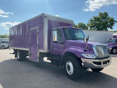 International MV607 24 ft Box Truck - 220HP, 6 Speed Automatic