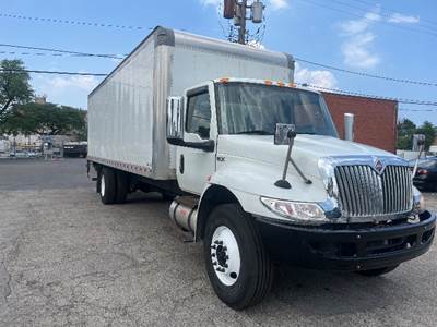 International MV607 26 ft Box Truck - 220HP, 6 Speed Automatic, Roll up Door