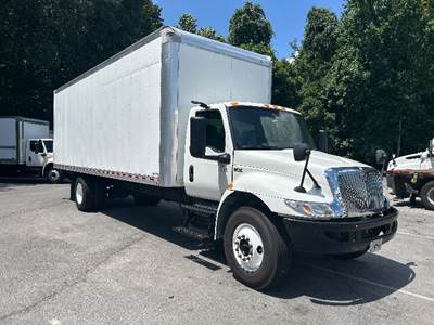 International MV607 26 ft Box Truck - 220HP, 6 Speed Automatic, Roll up Door