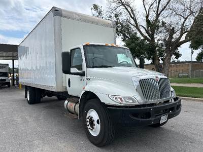 International MV607 26 ft Box Truck - 220HP, 6 Speed Automatic, Roll up Door