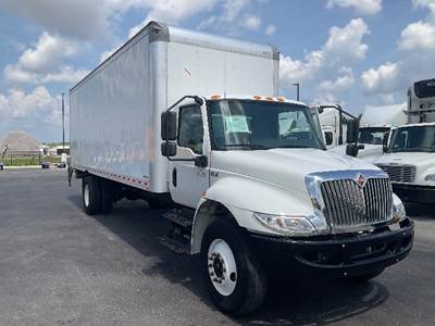 International MV607 26 ft Box Truck - 220HP, 6 Speed Automatic, Roll up Door